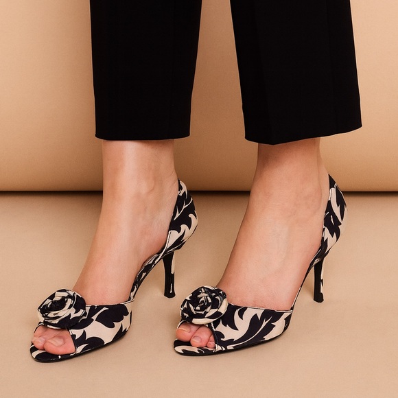 Anne Klein Shoes - Anne Klein Peep Toe Rosette Heels Black Cream Floral Elegant Pumps Size 7